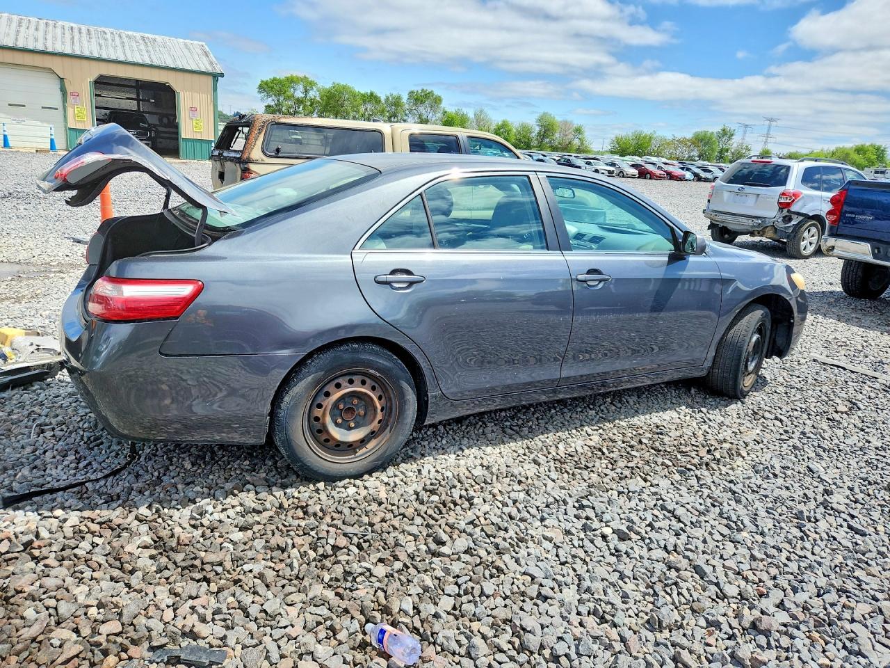 2008 Toyota Camry Le - Фото 3