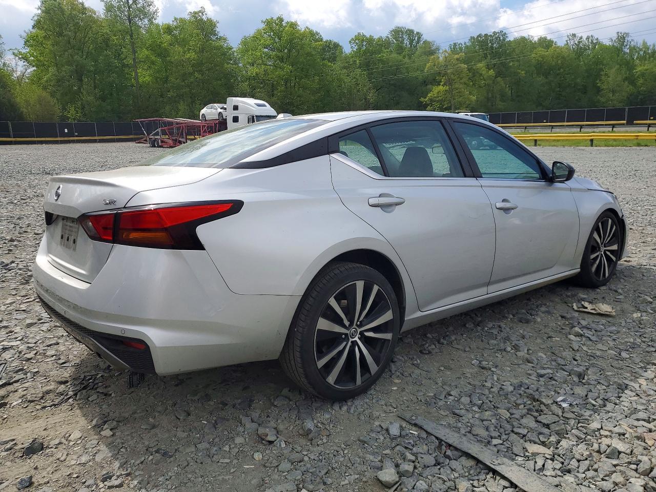 2020 Nissan Altima Sr - Фото 3