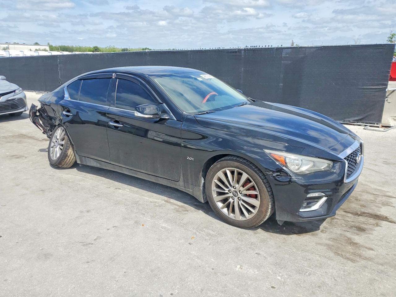 2018 Infiniti Q50 2.0T Luxe - Фото 4