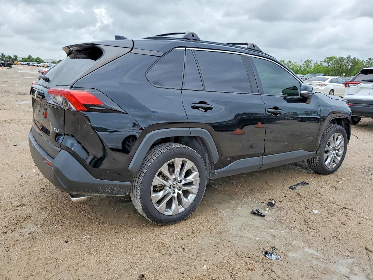 2019 Toyota Rav4 Xle Premium - Image 3
