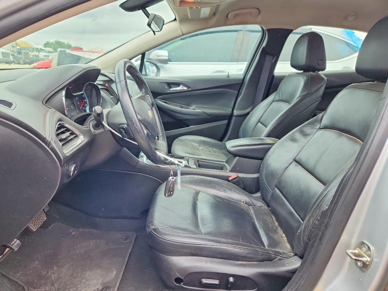 2017 Chev Cruze - Image 7