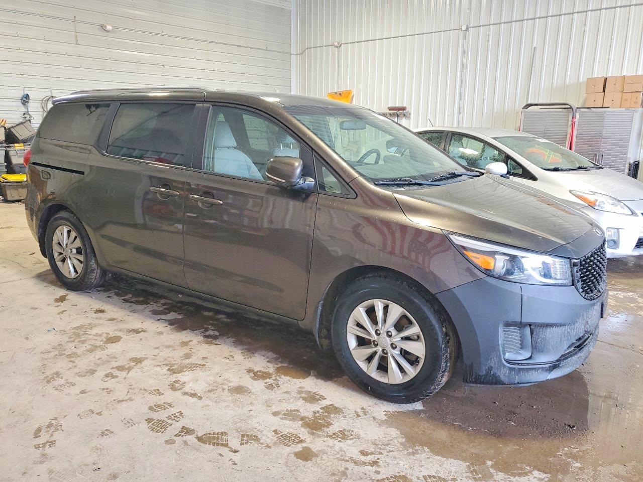 2016 Kia Sedona Lx - Фото 4