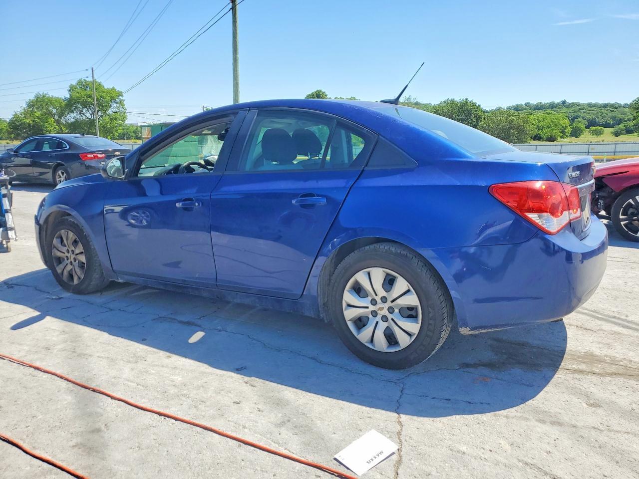 2013 Chevrolet Cruze Ls - Image 2