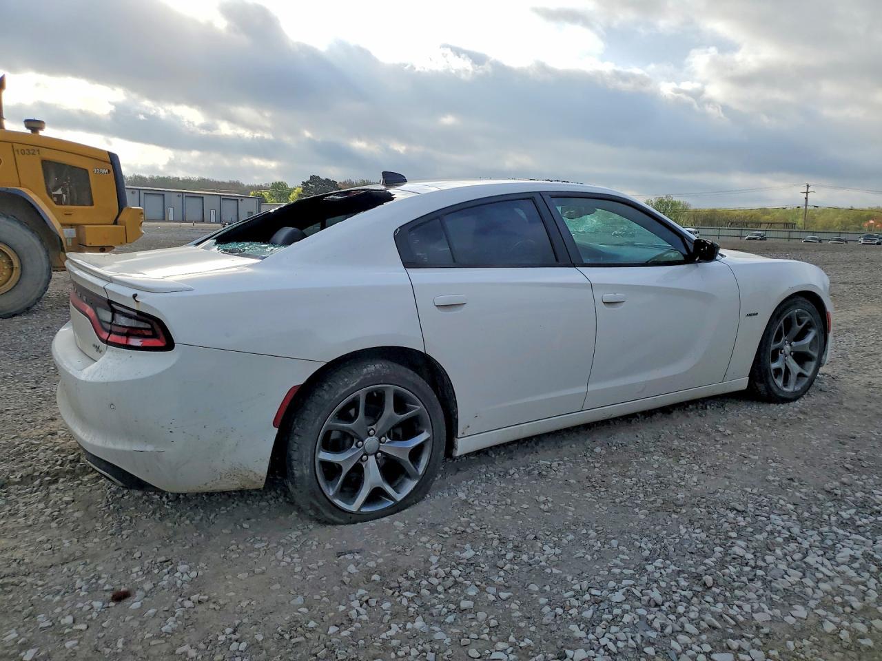 2015 Dodge Charger R - Фото 3