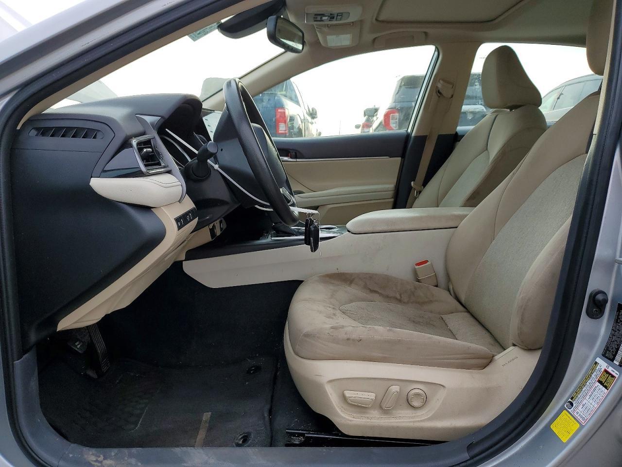 2022 Toyota Camry Le - Image 7