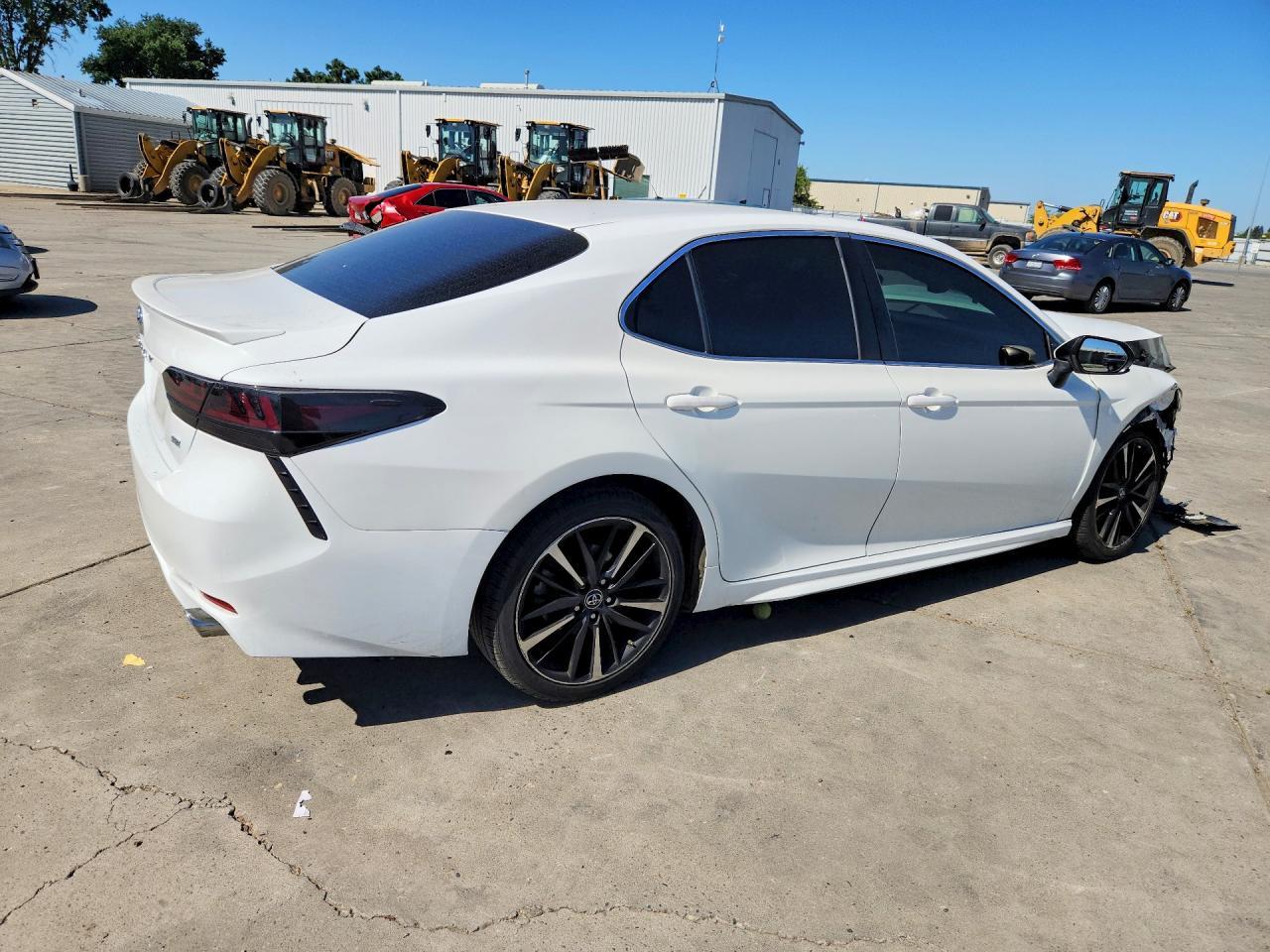 2018 Toyota Camry Se - Image 3
