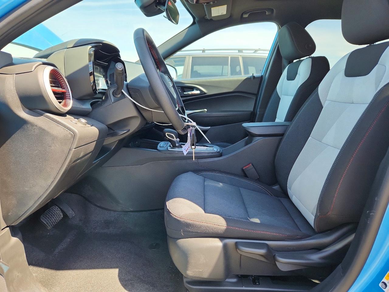 2026 Chevrolet Trax 1Rs - Фото 7