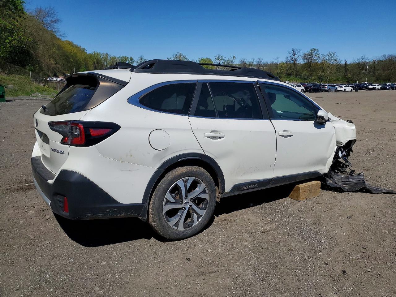 2022 Subaru Outback Limited - Image 3