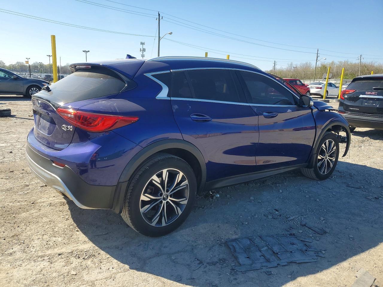 2017 Infiniti Qx30 Premium - Фото 3