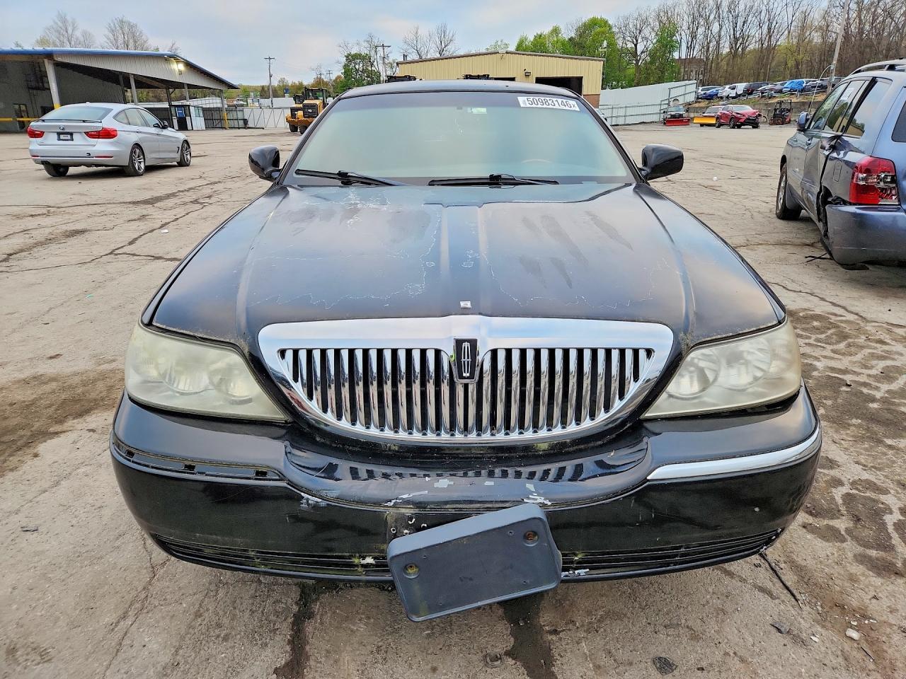 2011 Lincoln Town Car Signature Long Wheelbase - Фото 5