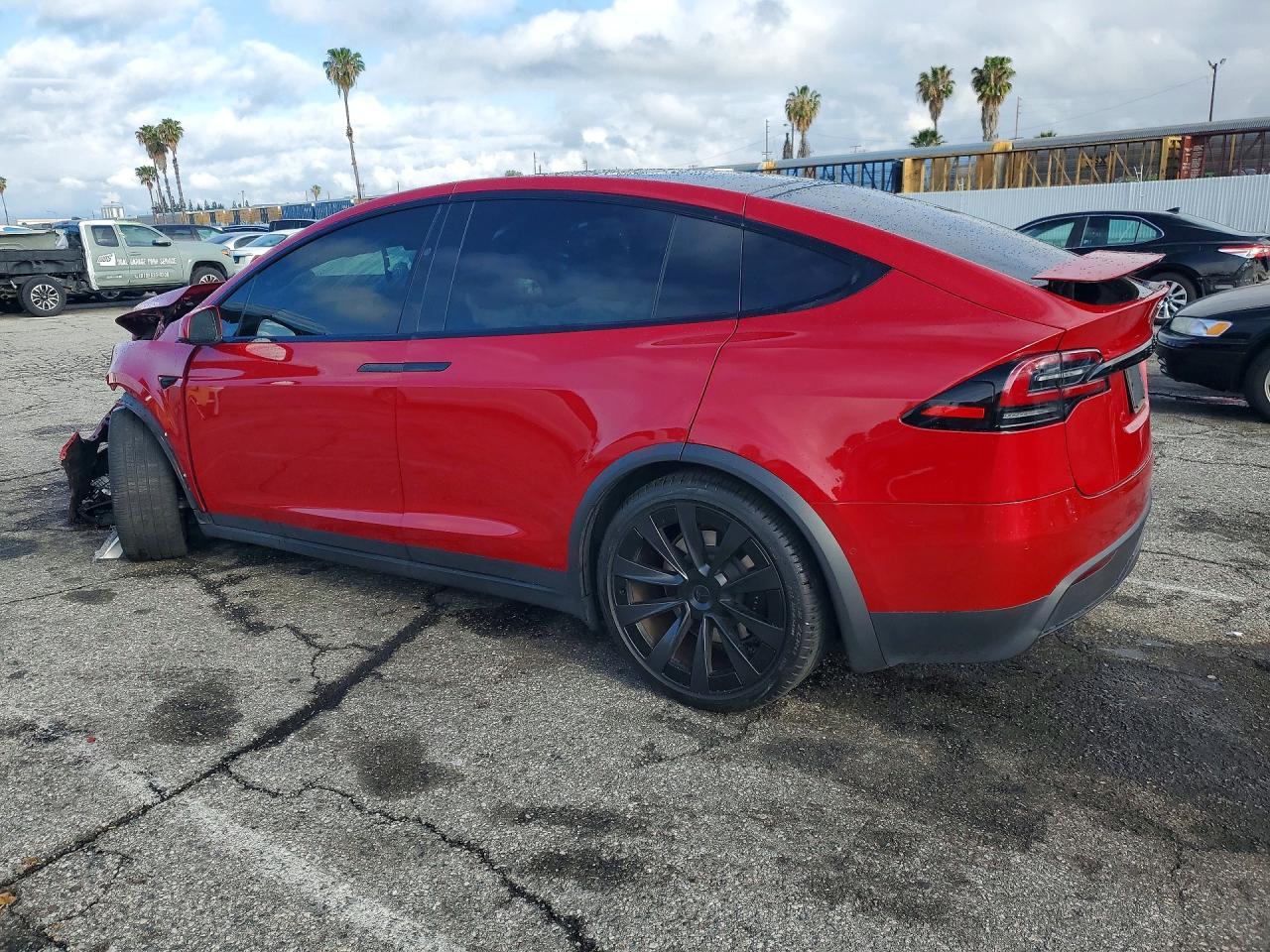 2022 Tesla Model X - Фото 2