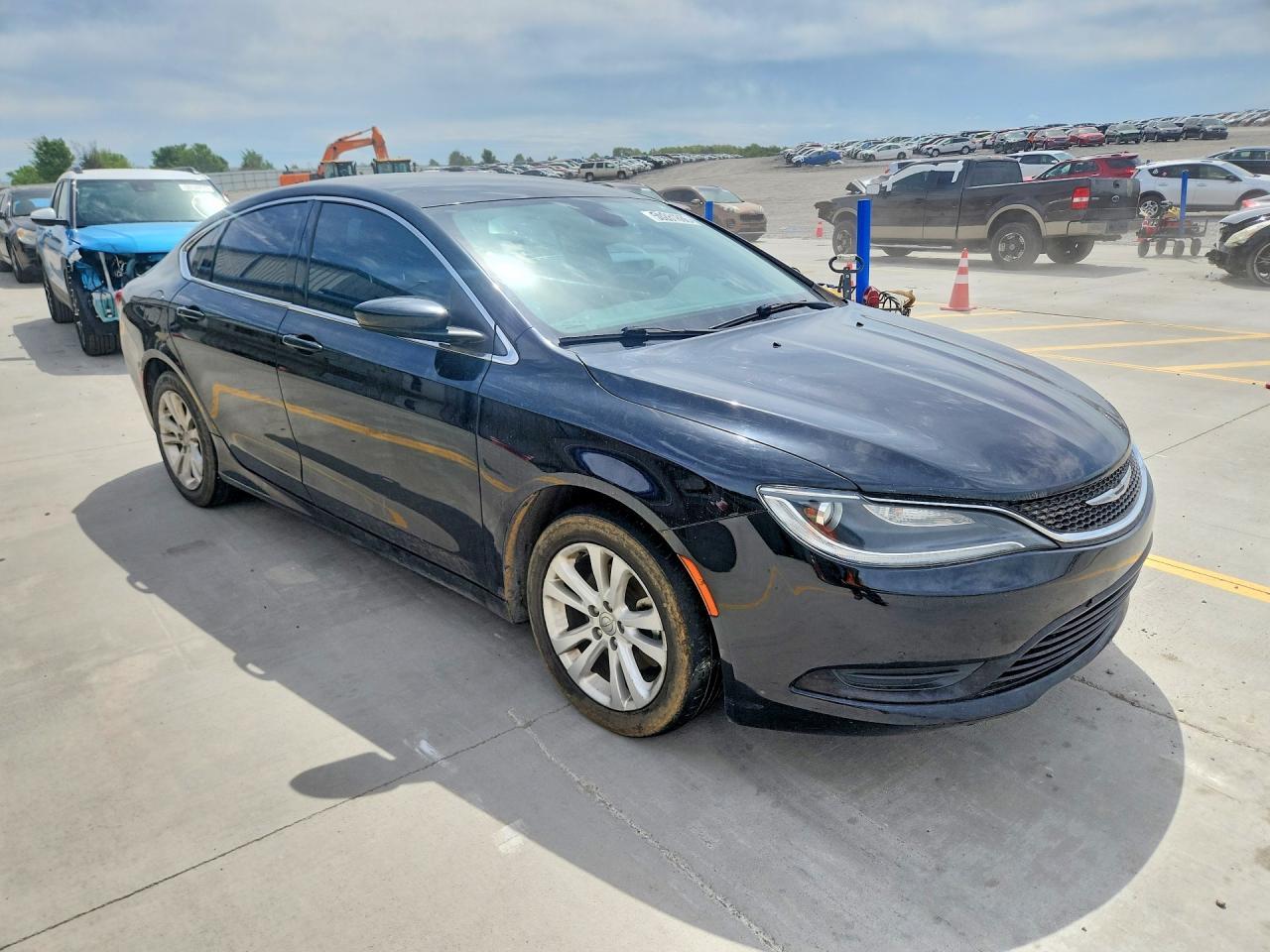 2016 Chrysler 200 Lx - Image 4
