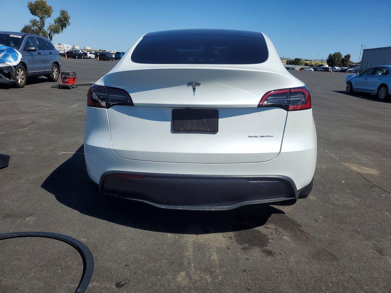 2023 Tesla Model Y - Image 6