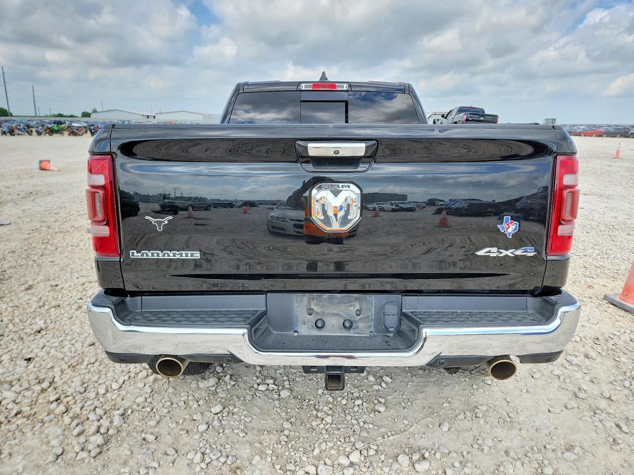 2019 Dodge 1500 Laramie - Image 6