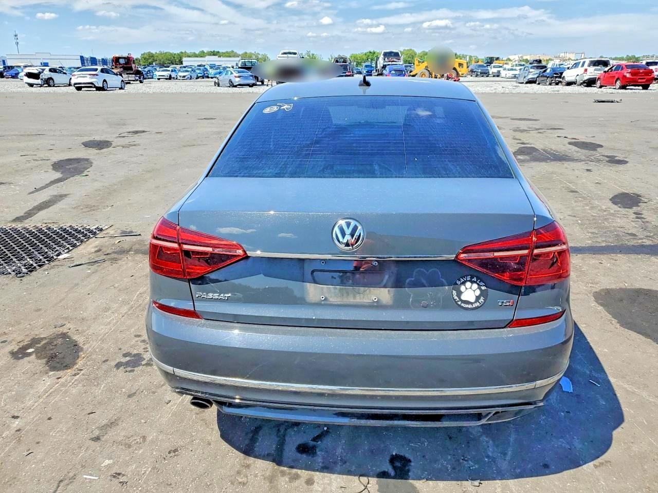 2017 Volkswagen Passat R-Line - Фото 6