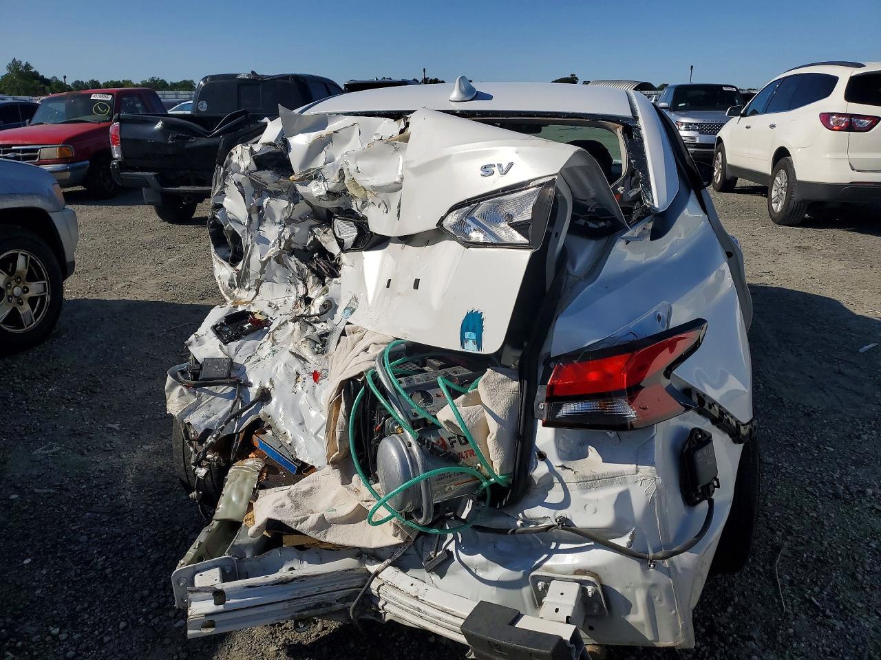 2021 Nissan Versa Sv - Image 6