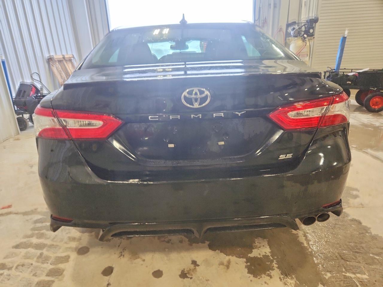 2020 Toyota Camry Se - Фото 6