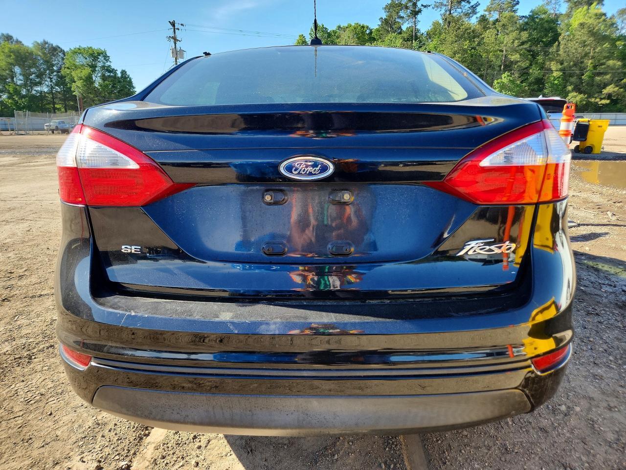 2016 Ford Fiesta Se - Фото 6