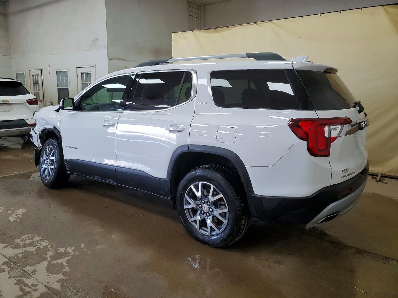 2023 GMC Acadia Slt - Image 2