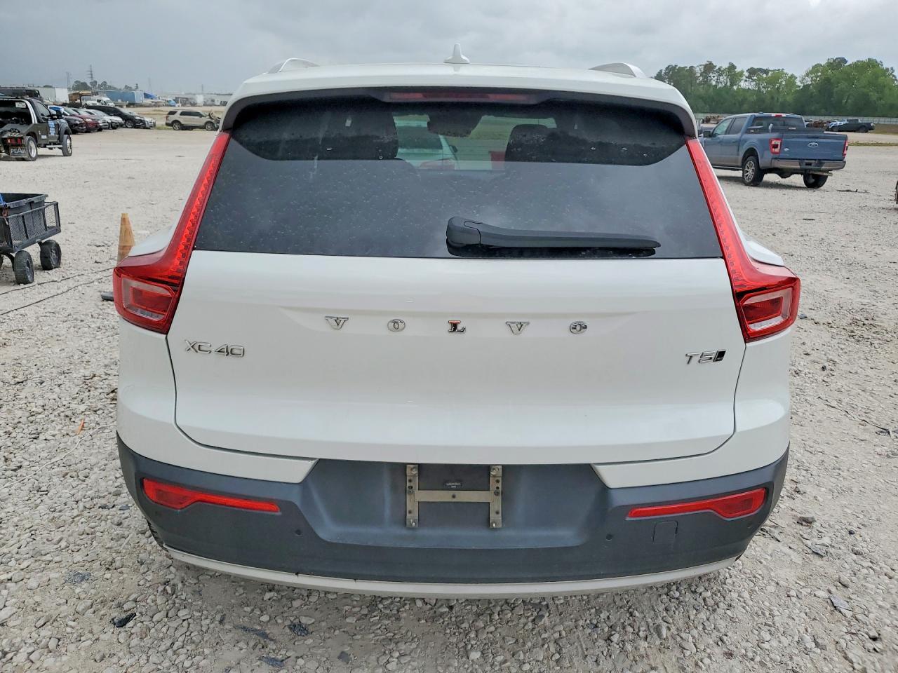 2019 Volvo Xc40 T5 Momentum - Фото 6