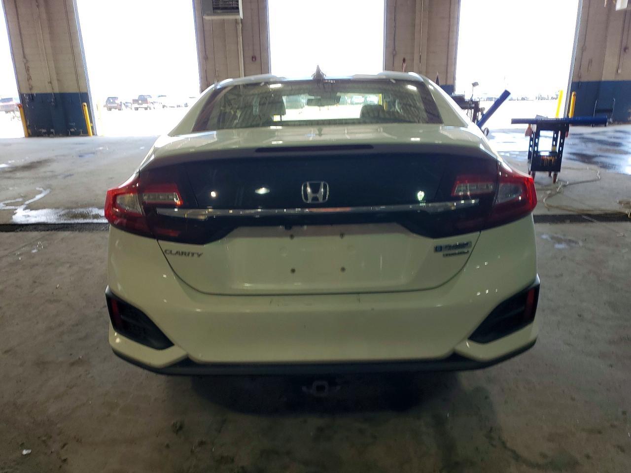 2018 Honda Clarity Touring - Image 6