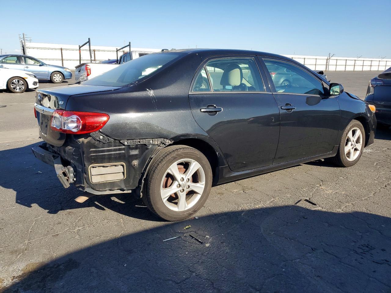 2011 Toyota Corolla Le - Фото 3