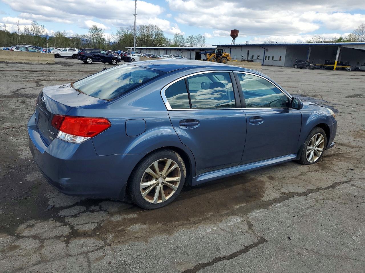 2013 Subaru Legacy 2.5I Premium - Фото 3