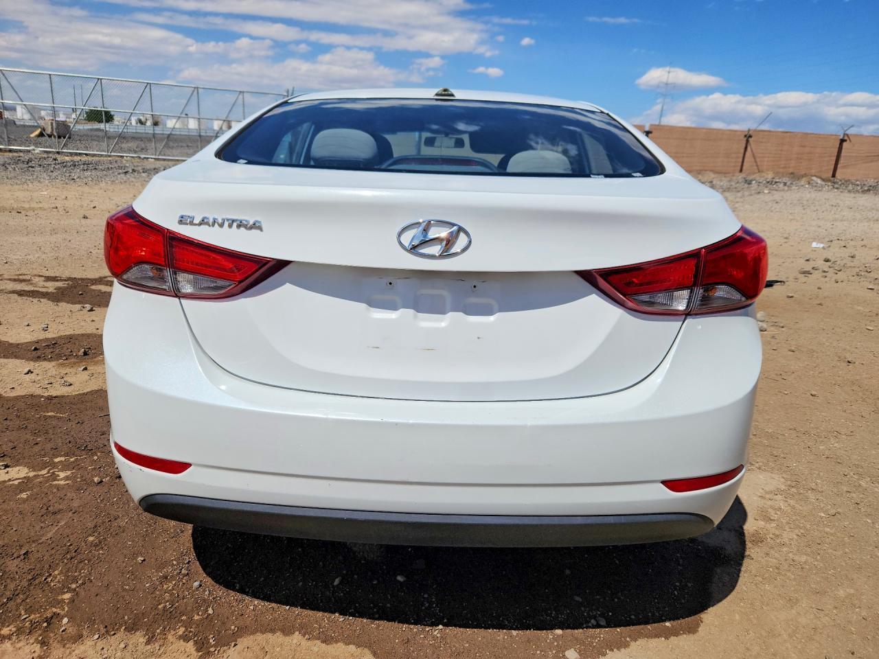 2016 Hyundai Elantra Se - Image 6