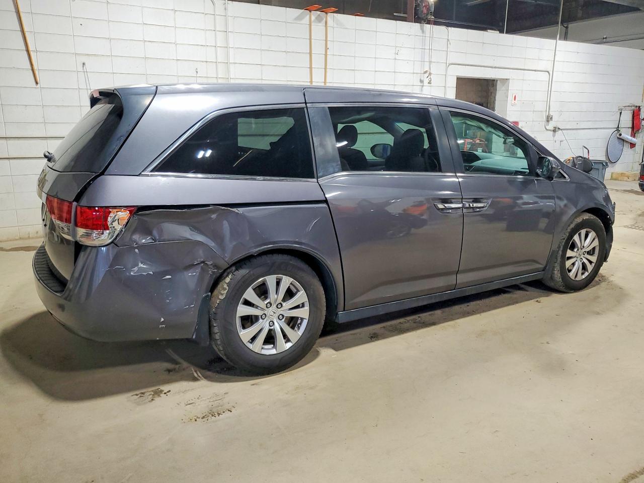 2015 Honda Odyssey Ex - Image 3