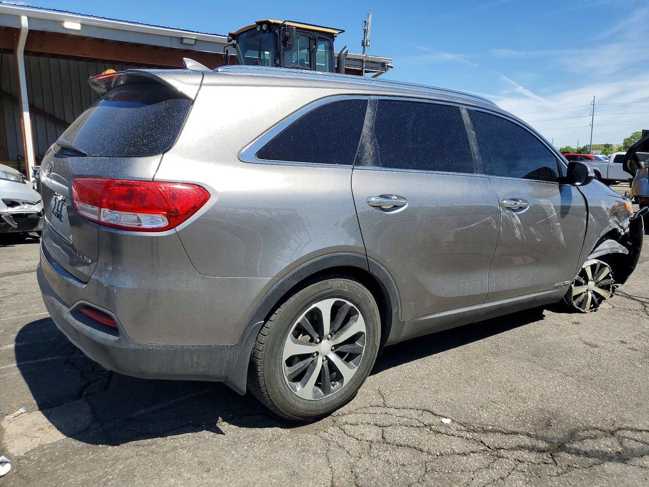 2016 Kia Sorento Ex - Image 3