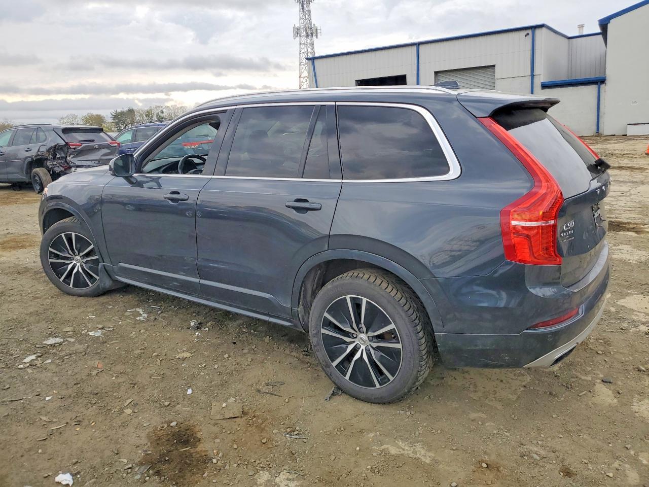 2020 Volvo Xc90 T6 Momentum - Фото 2