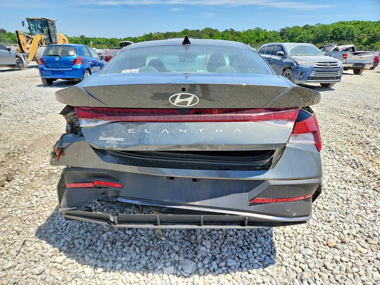 2024 Hyundai Elantra Se - Image 6
