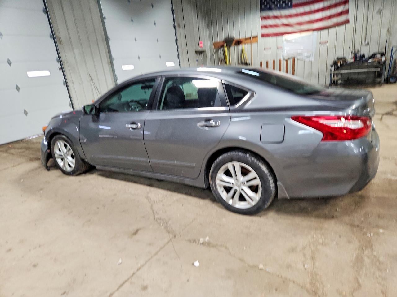 2016 Nissan Altima 2.5 S - Фото 2