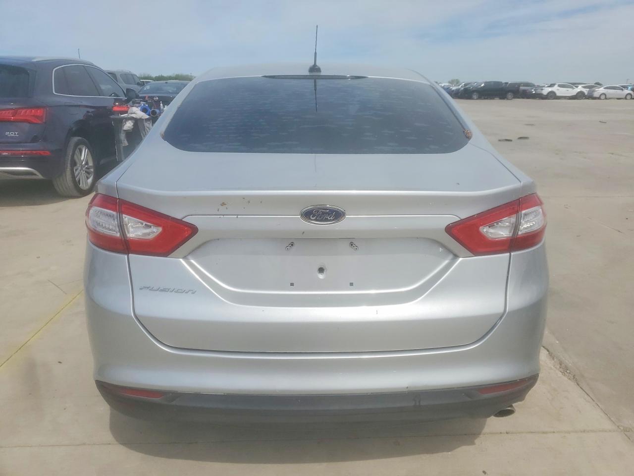 2014 Ford Fusion S - Фото 6