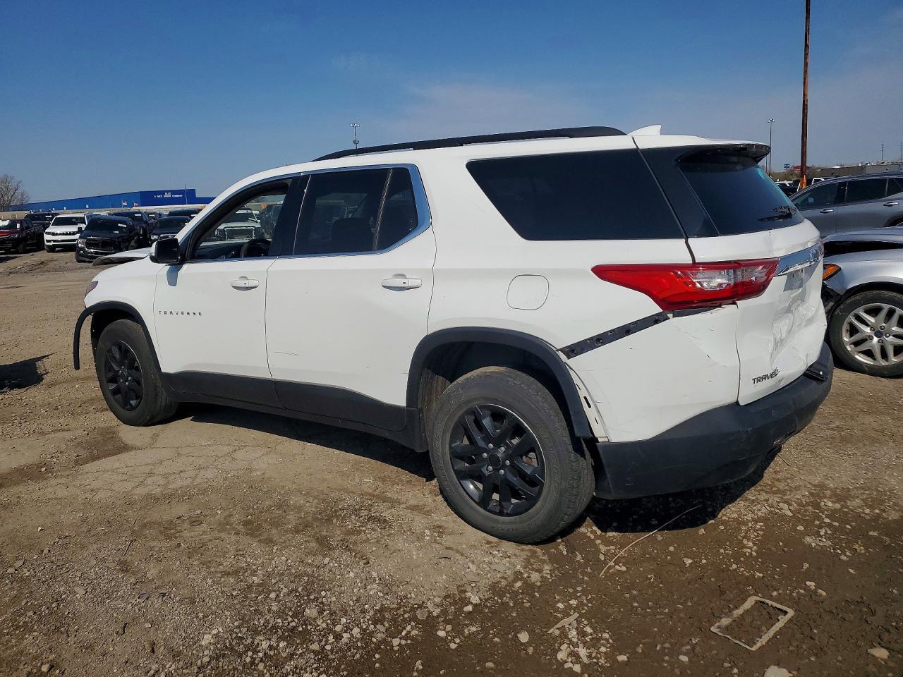 2019 Chevrolet Traverse Lt - Фото 2