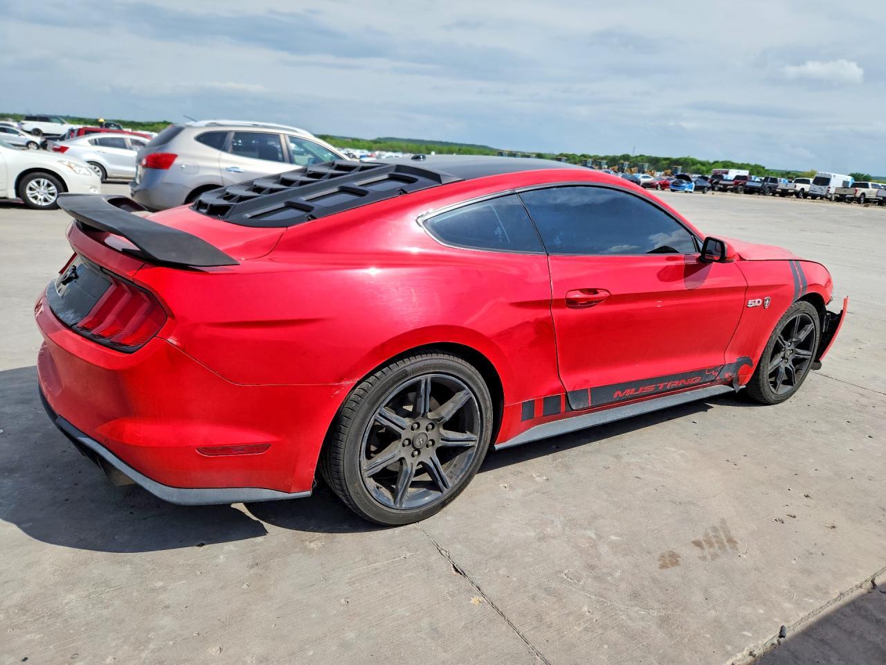 2019 Ford Mustang - Image 3
