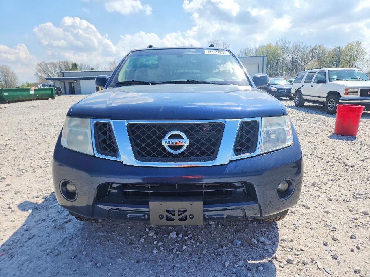 2012 Nissan Pathfinder S - Image 5