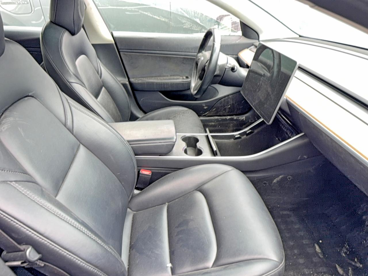 2018 Tesla Model 3 - Фото 5