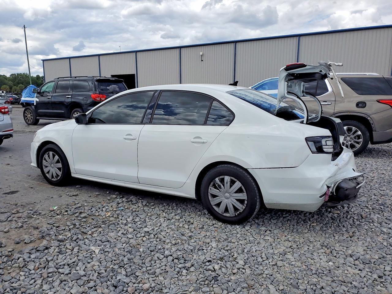 2016 Volkswagen Jetta S - Image 2