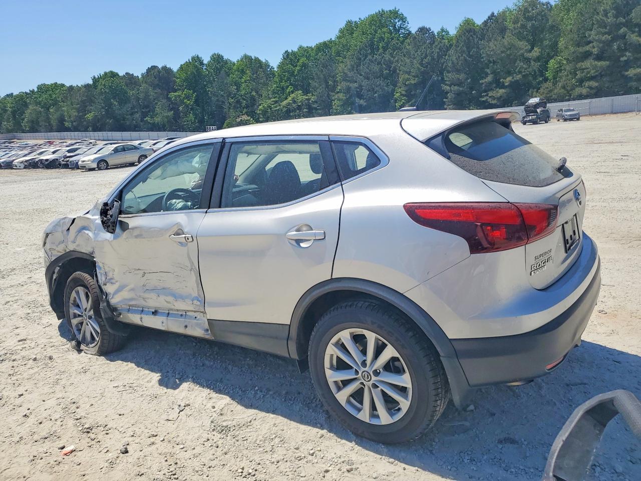 2019 Nissan Rogue Sport S - Фото 2