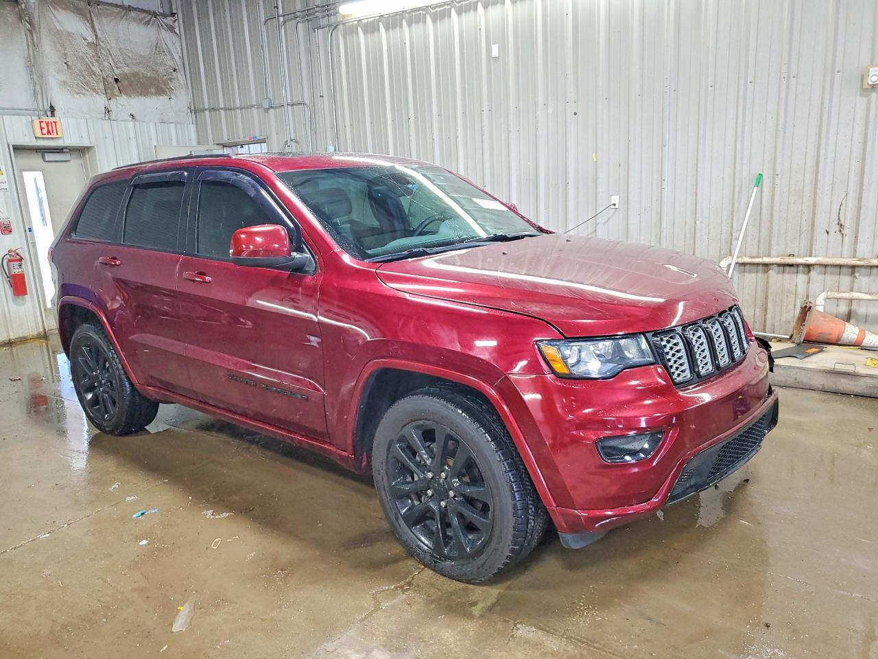 2017 Jeep Grand Cherokee Laredo - Image 4