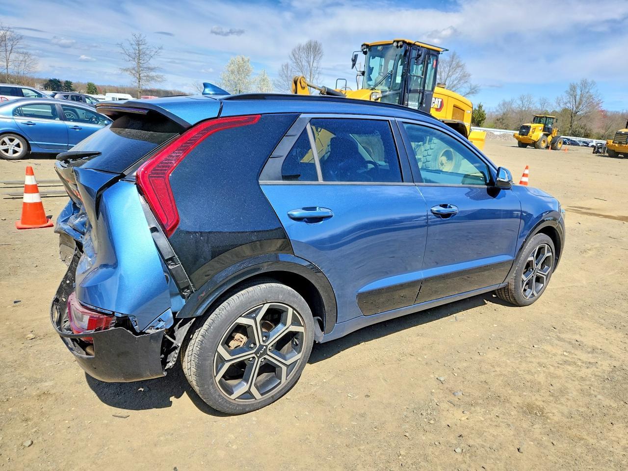 2023 Kia Niro Plug-In Hybrid Sx Touring - Фото 3