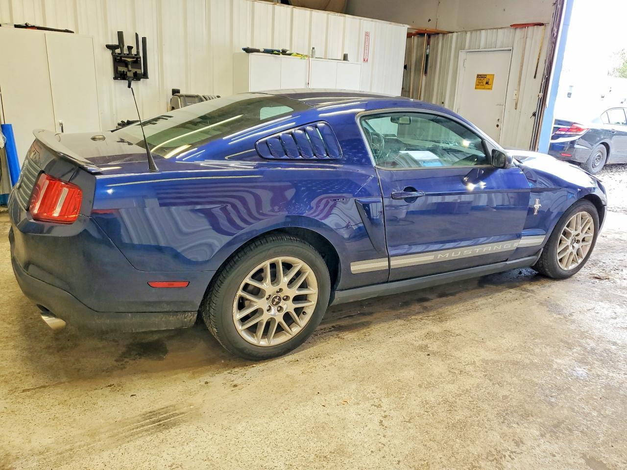 2012 Ford Mustang - Фото 3