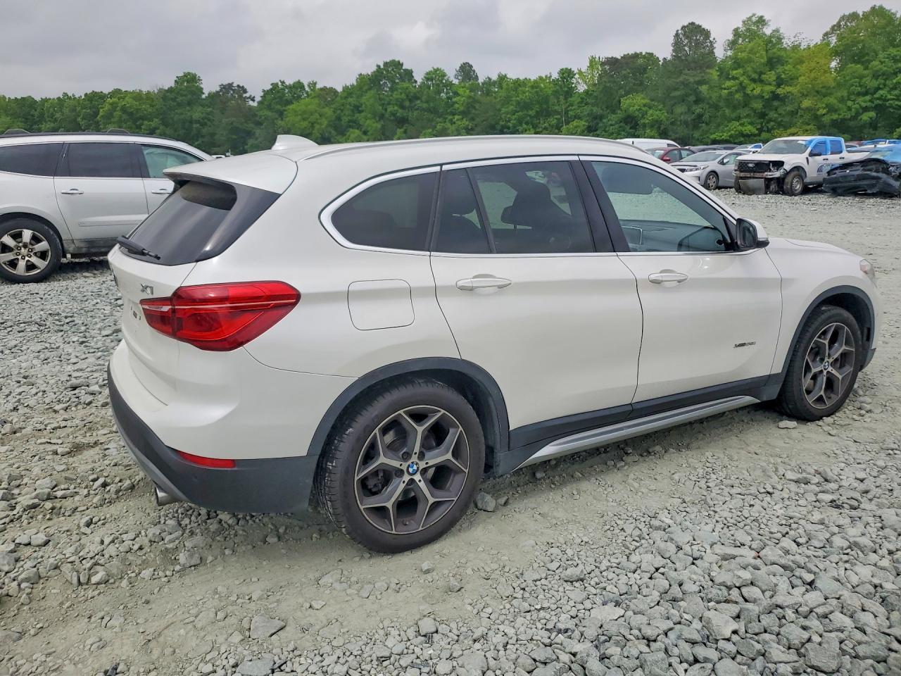 2016 BMW X1 xDrive28I - Фото 3