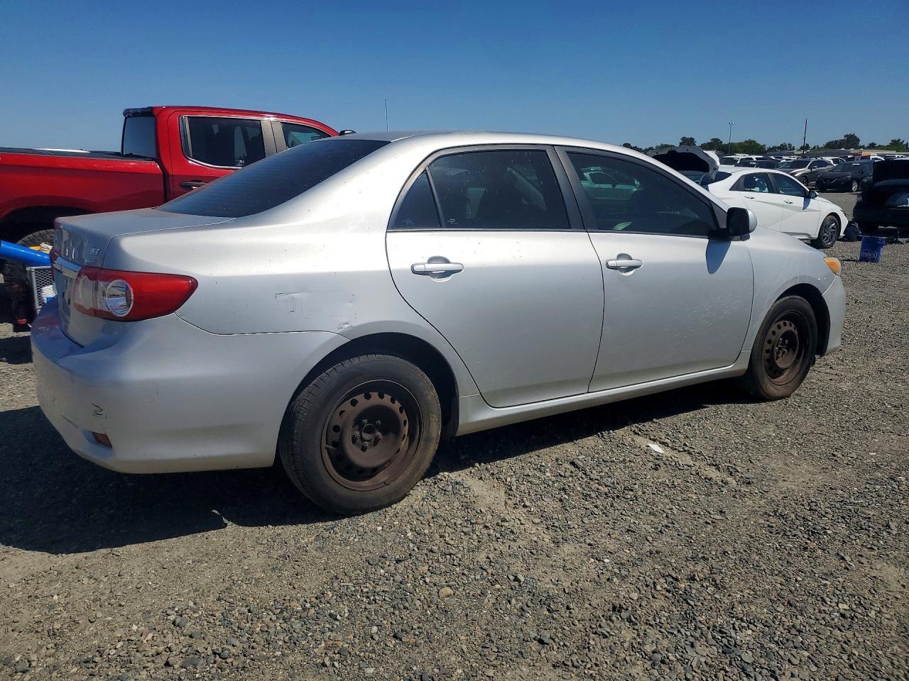 2011 Toyota Corolla Le - Image 3