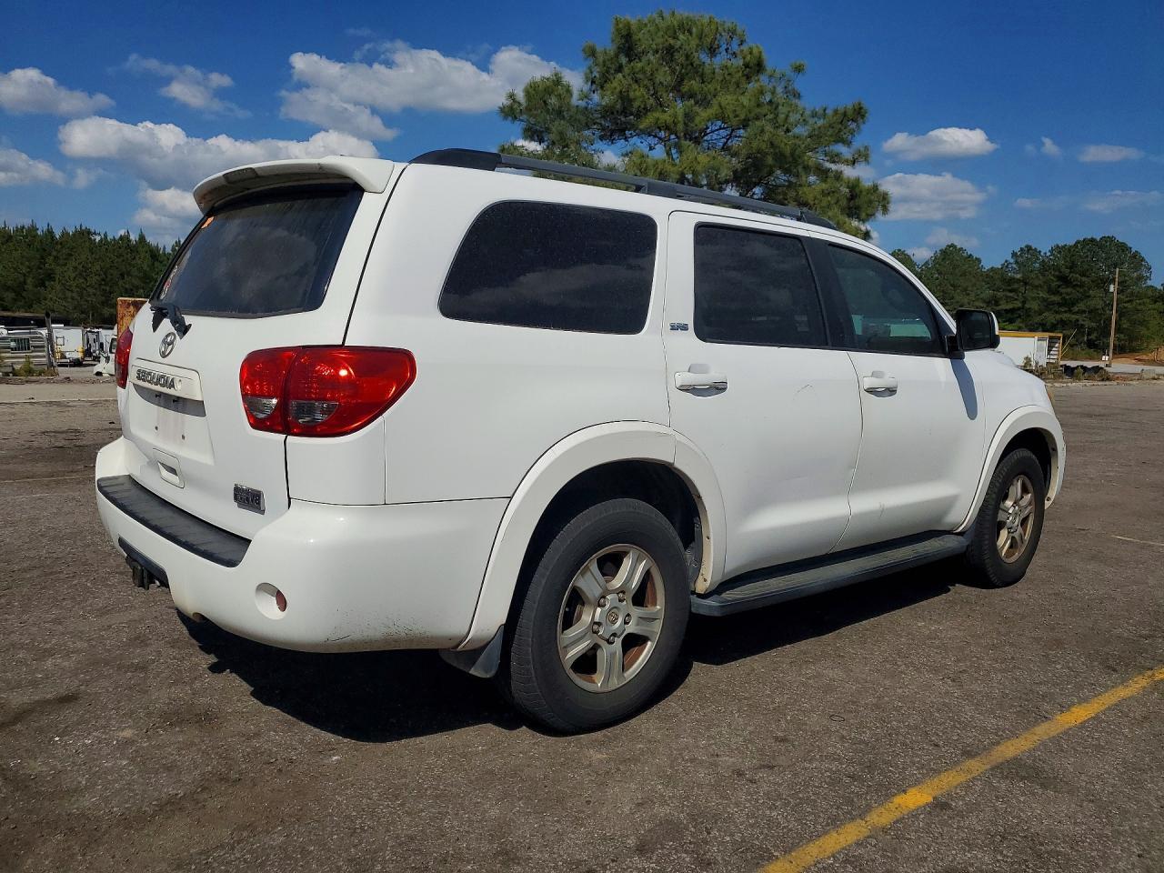 2011 Toyota Sequoia Sr5 - Фото 3