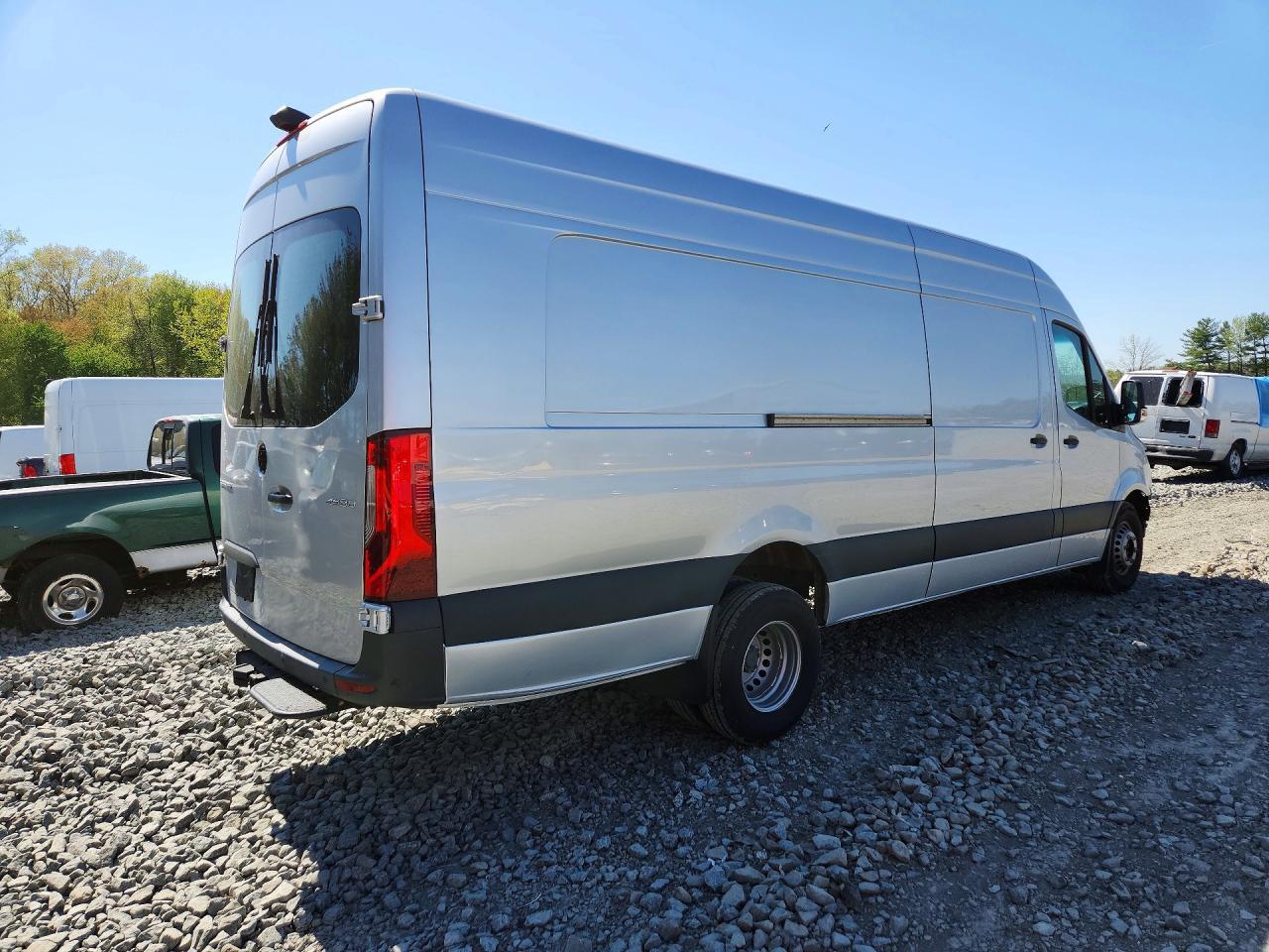 2022 Mercedes-Benz Sprinter 4500 - Image 3