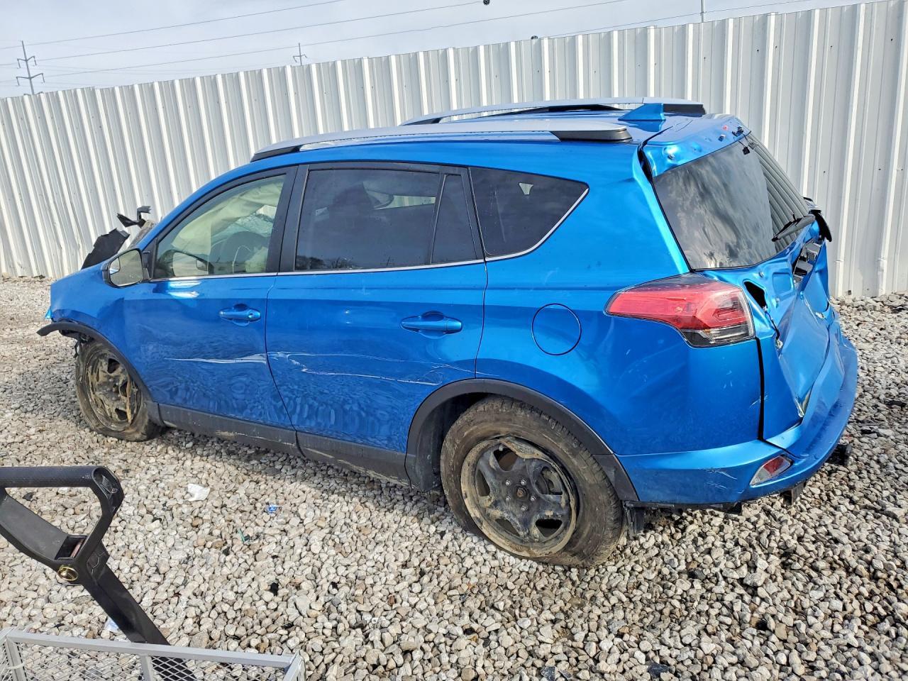 2016 Toyota Rav4 Le - Image 2