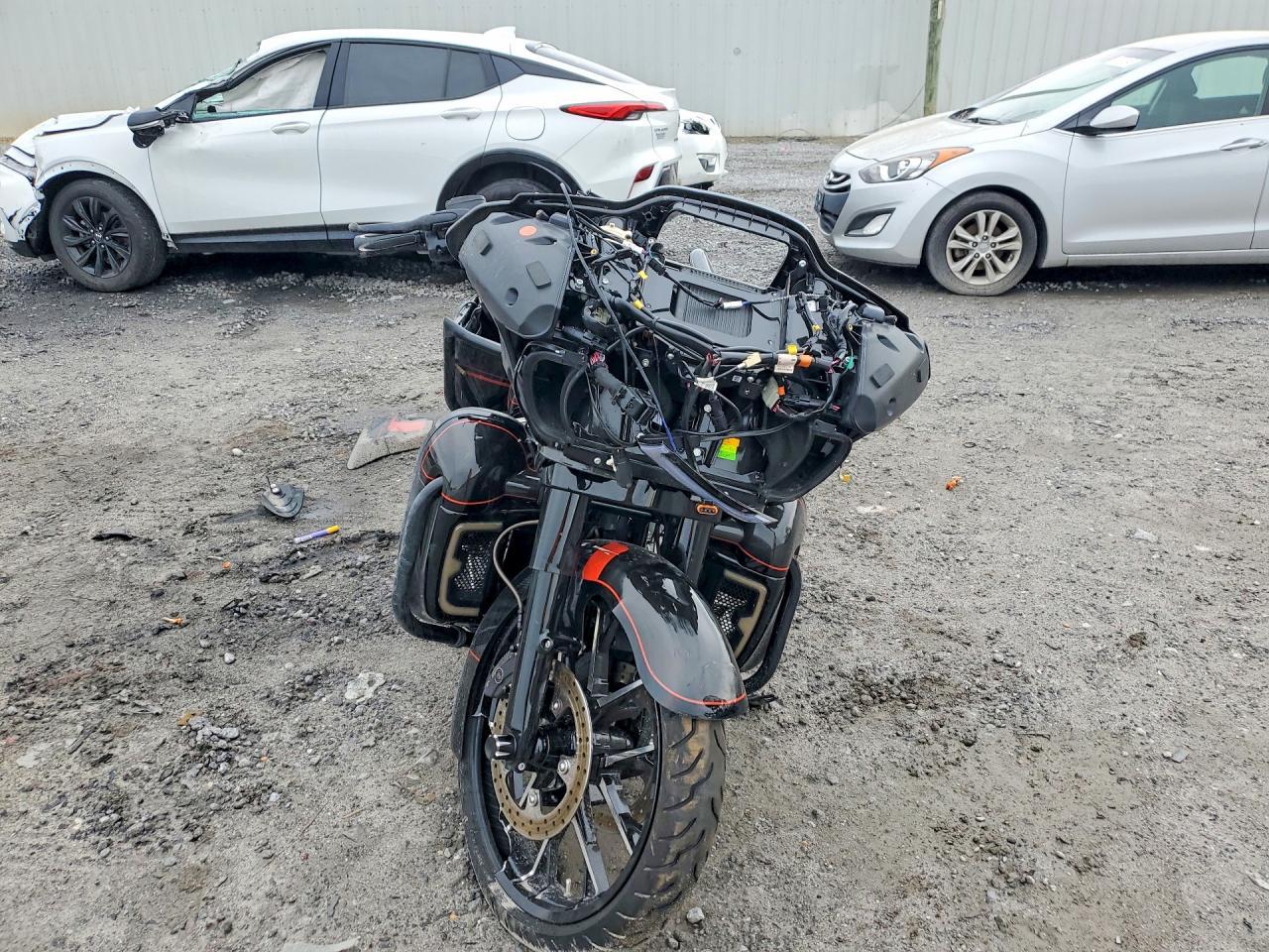 2018 Harley-Davidson Fltrxse Cvo Road Glide - Фото 2