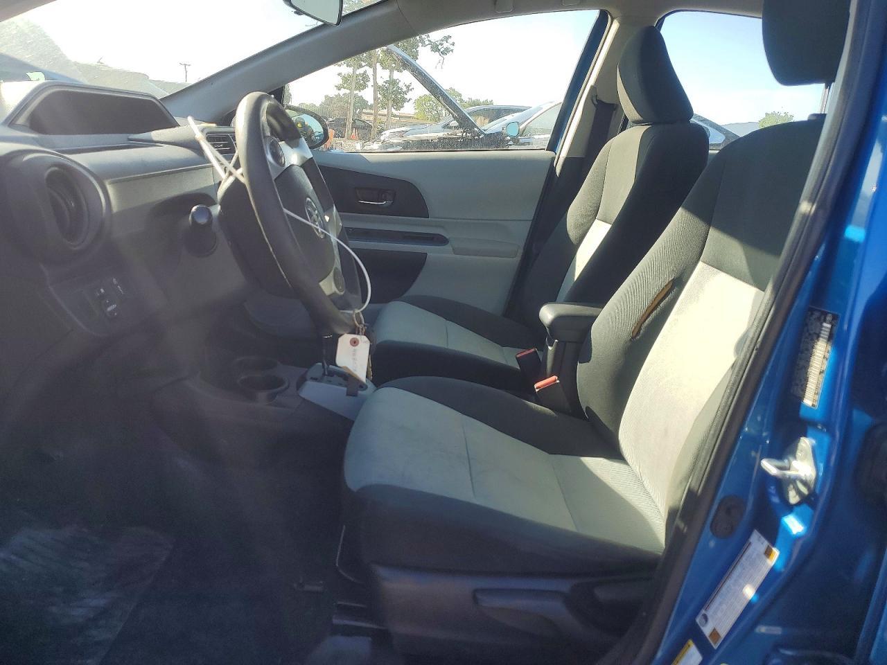 2013 Toyota Prius C Two - Image 7